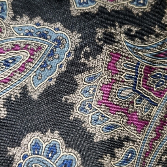 Multicolored patterned necktie NEW - Picture 4 of 5